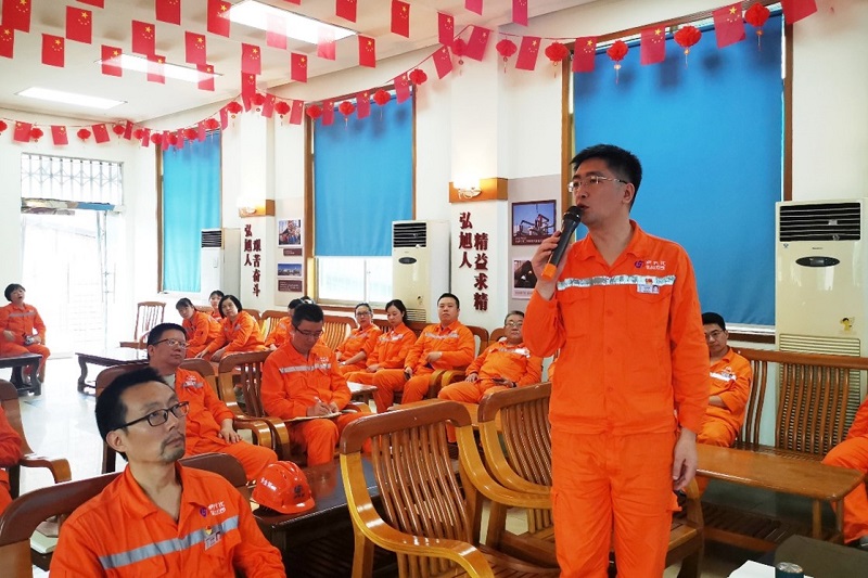 瀘天化公司組織開展廉潔警示教育片學習(圖1) 瀘天化公司組織開展廉潔警示教育片學習(圖1)