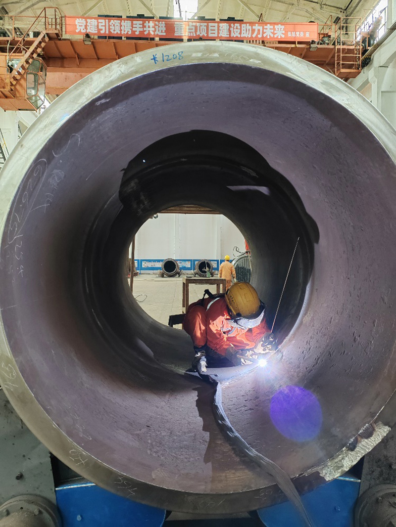 立足實體拼創(chuàng)新 鐵馬踏破鑄夢來---瀘天化弘旭公司制造的國內(nèi)第二臺全國產(chǎn)特種高壓設(shè)備交付使用(圖4) 立足實體拼創(chuàng)新 鐵馬踏破鑄夢來---瀘天化弘旭公司制造的國內(nèi)第二臺全國產(chǎn)特種高壓設(shè)備交付使用(圖4)