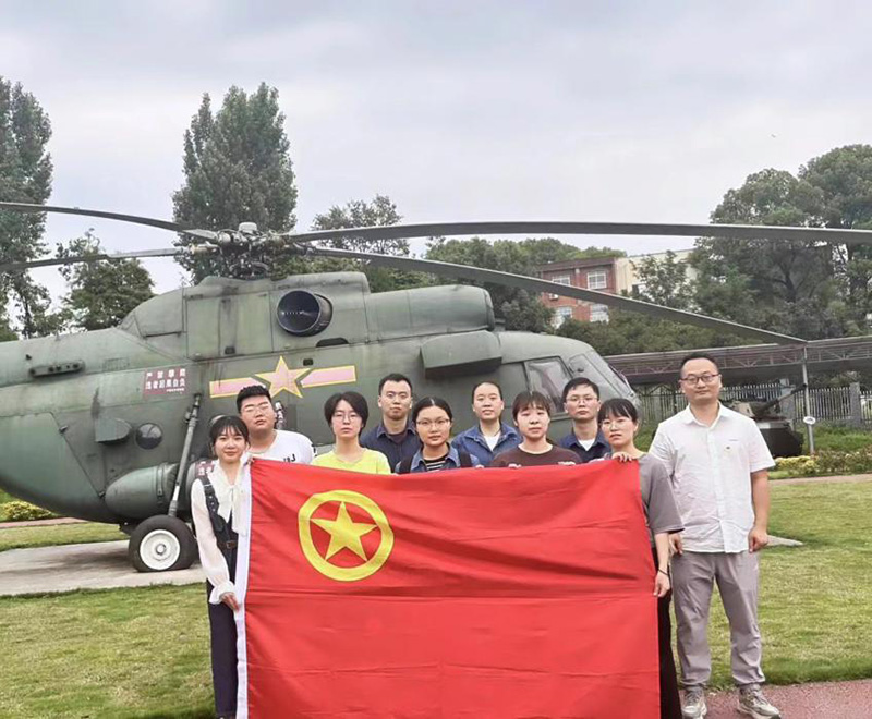 弘旭團(tuán)總支開展愛國主題教育活動(dòng)(圖1) 弘旭團(tuán)總支開展愛國主題教育活動(dòng)(圖1)