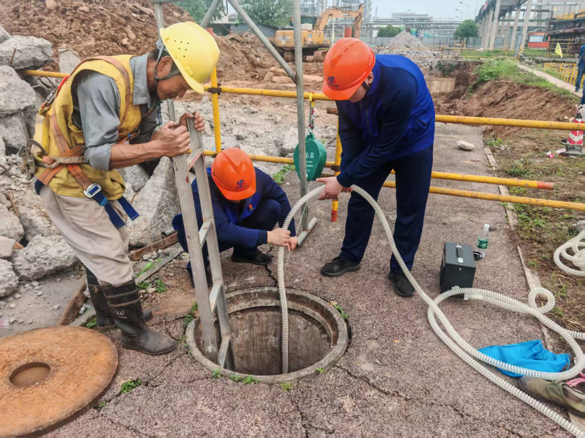 化工園區(qū)西區(qū)污水提升項目 有限空間作業(yè)順利完成(圖2) 化工園區(qū)西區(qū)污水提升項目 有限空間作業(yè)順利完成(圖2)