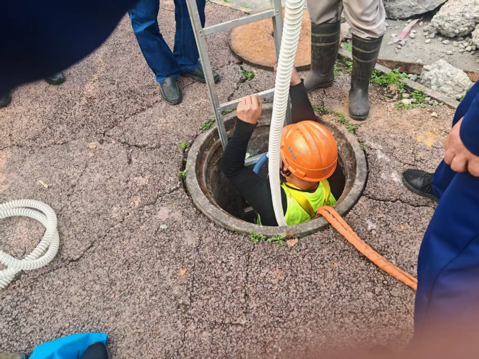 化工園區(qū)西區(qū)污水提升項目 有限空間作業(yè)順利完成(圖3) 化工園區(qū)西區(qū)污水提升項目 有限空間作業(yè)順利完成(圖3)