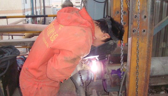 新疆阿克蘇華錦化肥有限責(zé)任公司年產(chǎn)30萬(wàn)噸合成氨裝置一段爐(101-B)轉(zhuǎn)化爐管系(圖1) 新疆阿克蘇華錦化肥有限責(zé)任公司年產(chǎn)30萬(wàn)噸合成氨裝置一段爐(101-B)轉(zhuǎn)化爐管系(圖1)